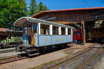 Auch ein Wagen der meterspurigen ehemaligen Monthey–Champéry–Morgins-Bahn, später Aigle-Ollon-Monthey-Champéry-Bahn (AOMC), seit 1999 (wie auch die AL, ASD und BVB) zur der