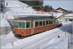 Der BLM Be 4/4 22 ist als Regionalzug R66 zwischen Grütschalp und Winterberg unterwegs und ist hier beim Halt in Winteregg zu sehen.