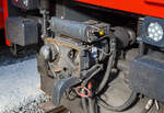 +GF+ Vorortsbahnkupplung (GFV) mit einem Sécheron Elektrokupplungs-Aufsatz, hier an der Re 450 114-4 am 06.06.2015 in Zürich HB.

Die +GF+ Vorortsbahnkupplung ist eine vollautomatische Kupplung vom Hersteller Georg Fischer AG, Schaffhausen, heute Faiveley Transport Schwab AG,und wird in der Regel mit dem Sécheron-Elektroaufsatz kombiniert. Vorortsbahnkupplung wurden ab 1965 bei Triebzügen der SBB (RABDe 12/12, DPZ, DTZ) und verschiedener Meterspurbahnen (RhB, RBS, WSB, LEB, FART) sowie auch der Belgischen (AM80-83, AM86-89, 41 usw.) und Finnischen Staatsbahnen (Sm1 und Sm2) eingebaut. Der Sécheron-Elektroaufsatz ist von der Société Anonyme des Ateliers de Sécheron (auch bekannt als SAAS) Der Name Sécheron bezieht sich auf den Standort, ein Stadtquartier in Genf. 

Nachfolgemodelle, die Rechtsnachfolgerin von +GF+, die Schwab Verkehrstechnik AG entwickelte einen neuen Kupplungstyp, der als Schwab-Kupplung bekannt wurde. Dieser Typ wurde ab 2002 bei zahlreichen Triebzügen, die von Stadler Rail gebaut wurden, eingebaut. Bei einigen Schmalspurbahnen ersetzt dieser Kupplungstyp die Nebenbahnkupplung. Wie bereits bei den GF-Kupplungen existieren drei verschiedene Varianten für Vollbahnen (FK-15-10), neu (FK-15-12), für Metros/Nebenbahnen (FK-9-6) und für Straßenbahnen (FK-5.5-4 und FK-3-2.5), die ebenfalls nicht miteinander und auch nicht mit irgendeinem anderen Kupplungstyp kuppelbar sind. Sämtliche Bauarten sind starre Mittelpufferkupplungen, die die Druckluftleitungen mitkuppeln und mit Kontaktaufsätzen für elektrische Verbindungen ausgerüstet werden können.
