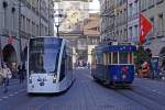 BERNMOBIL: Jeweils w�hrend der Adventszeit wird der Museumswagen Ce 4/4 45 (1935) in ein  MAERLITRAM  verwandelt.