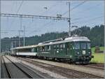Überraschung: Vom Bodensee kommend (Rorschach) erreicht der VH-MThB ABDe 4/4 N° 12 mit dem  Bodan -Salon-Wagen und dem VH-MThB BDt Sumiswald-Grünen.