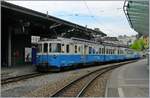 Ein ganzer Zug in schönsten MOB-Farben: der ABDe 8/8 4003  BERN  mit zwei Wagen wartet in Montreux auf die Abfahrt Richtung Zweisimmen.