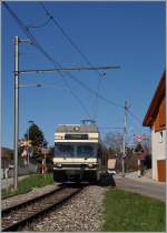 Ein CEV GTW 2/6 bei Les Planches auf der Fahrt nach Montreux.