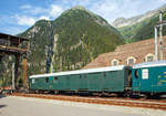 Ehemaliger Schweizer EWII Bahnpostwagen Z 50 85 00-33 939-7 CH-SLM der SLM GmbH, Schorno Locomotive Management, ex Z 50 85 00-33 939-7 CH-POST, abgestellt am 01.08.2019 beim Bahnhof G�schenen.