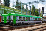 Klimatisierter RAlpin Begleitwagen für die Rollende Landstraße (RoLa) Bcm 61 85 59-00 103-6 CH-RALP, ex Bcm 61 85 50-90 103-6 CH-SBB, abgestellt am 28.05.2012 im Bahnhof Spiez.