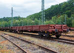 4-achsiger Drehgestell-Flachwagen, mit Seiten- und Stirnwandklappen und mit (Dreh-)Rungen, 31 56 3939 925-4 SK-CWAG, der Gattung Res, der   slowakischen Vermietungsfirma Cargo Wagon a.s.