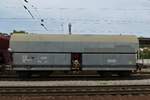 G�terwagen des Typs „FALS“ bei der Durchfahrt vom Bahnhof Bratislava im Bild festgehalten. 05.06.2023 